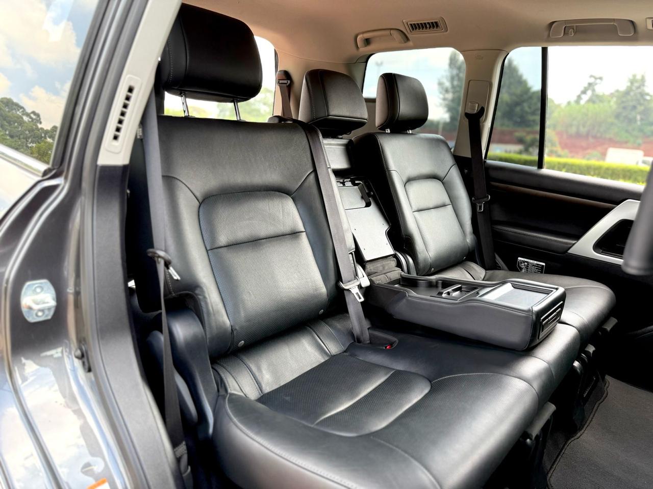 toyota-land-cruiser-2019-1941