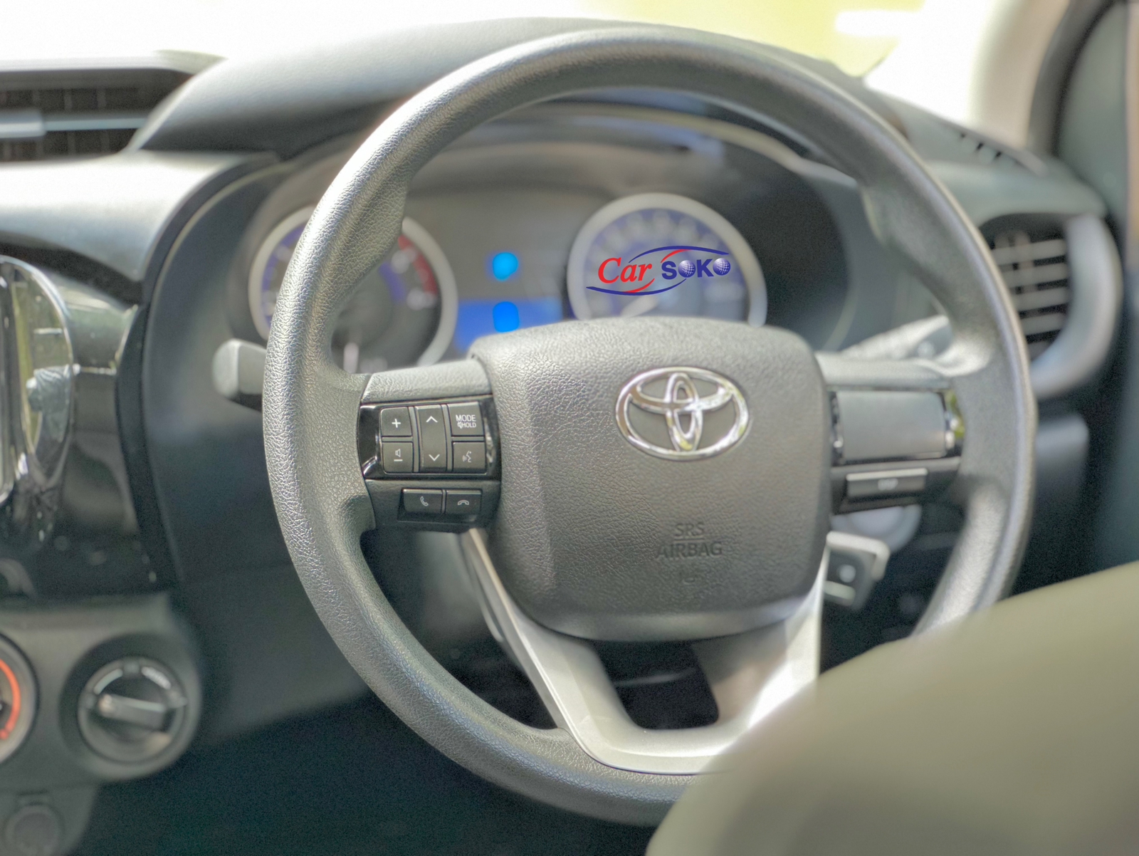 2018-toyota-Hilux-1128