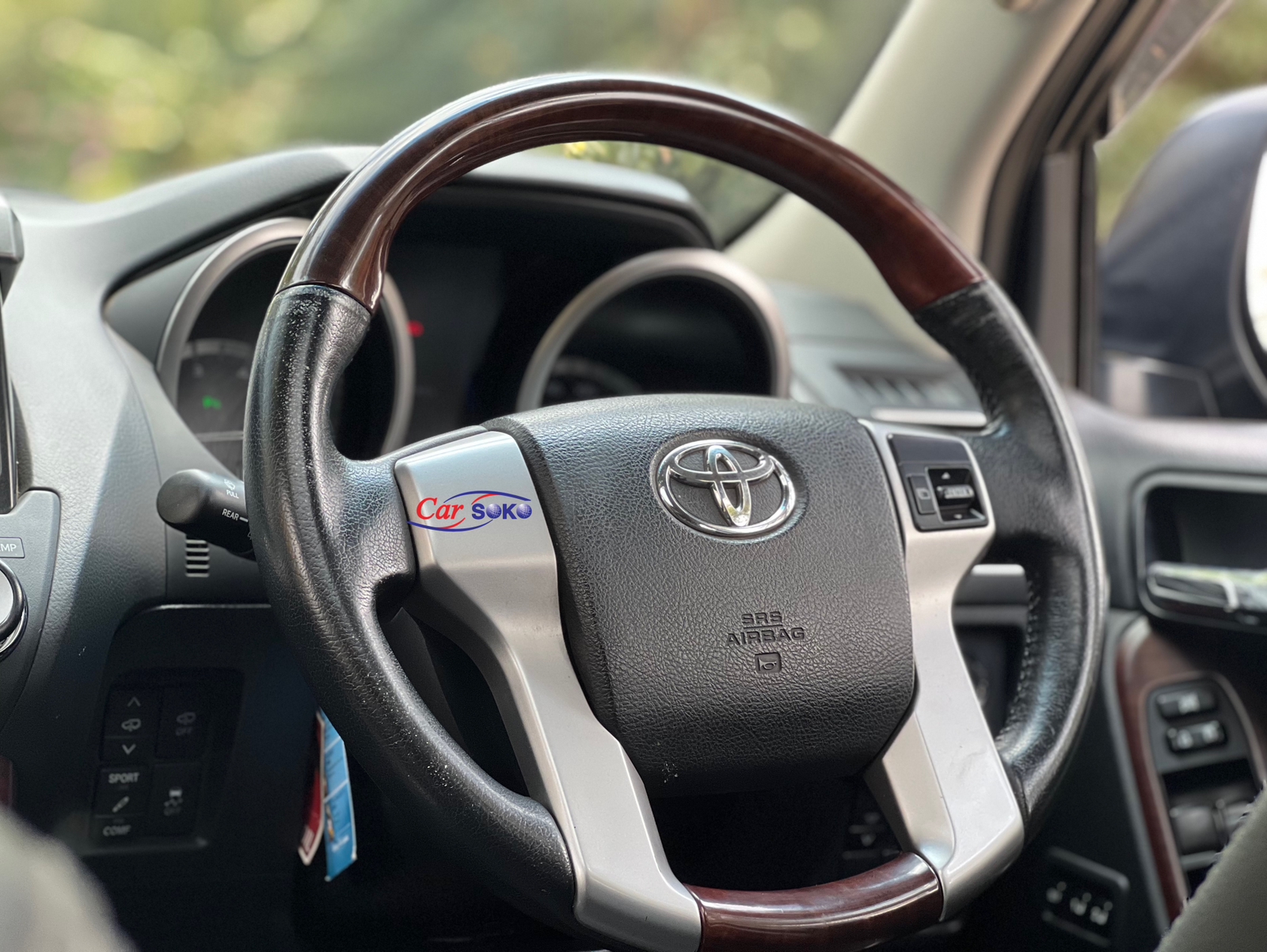 2014-toyota-Land Cruiser Prado-1138
