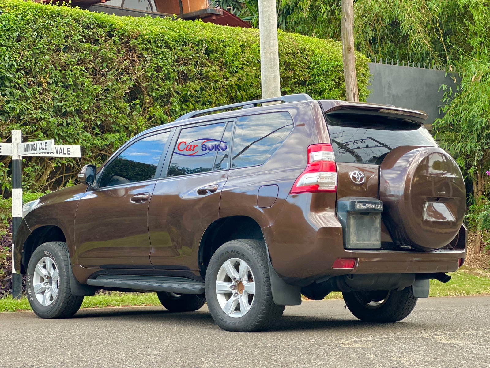 2014-toyota-Land Cruiser Prado-1140