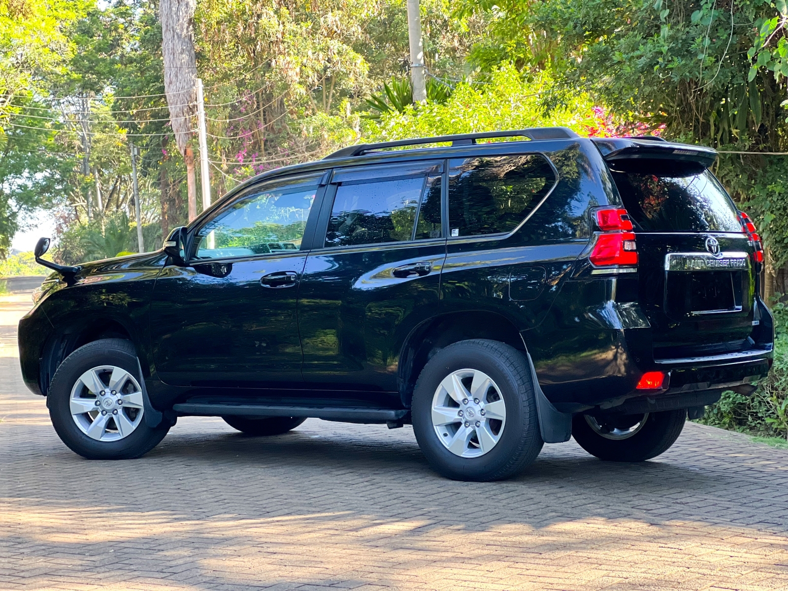 2017-toyota-Land Cruiser Prado-1141