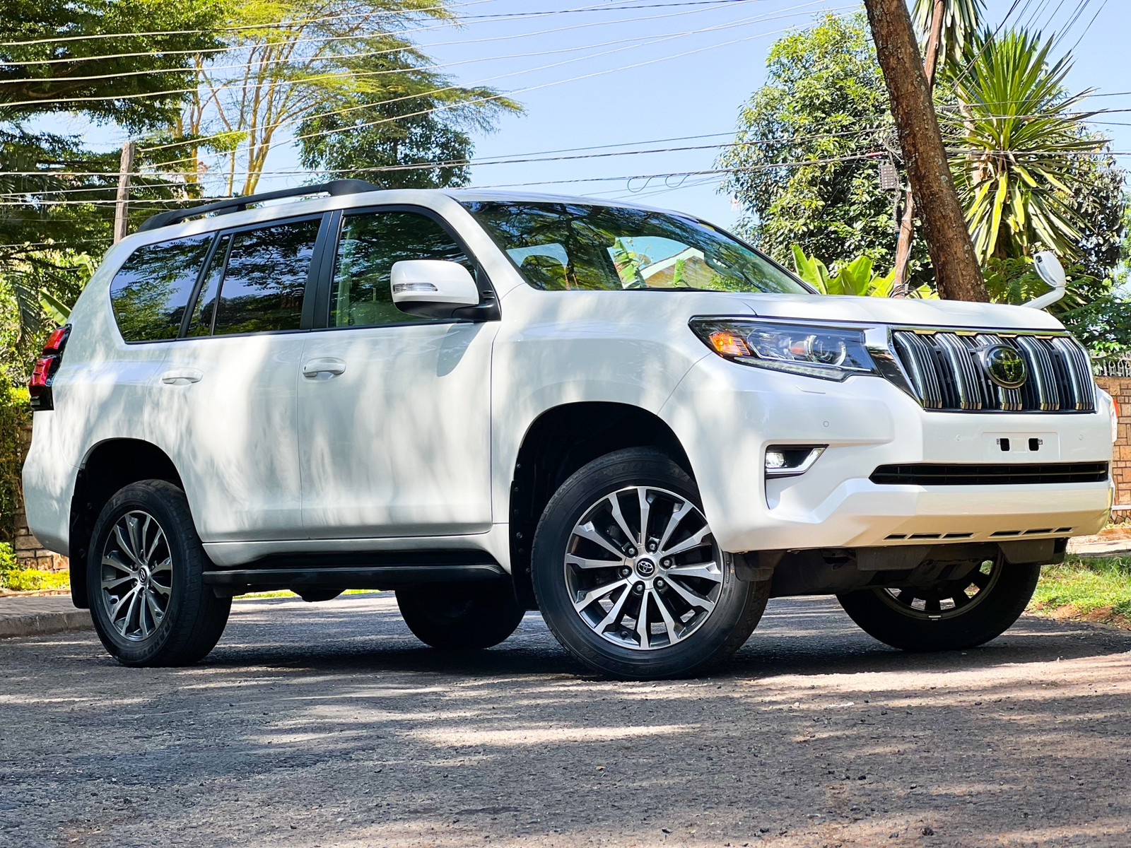 2017-toyota-Land Cruiser Prado-1142