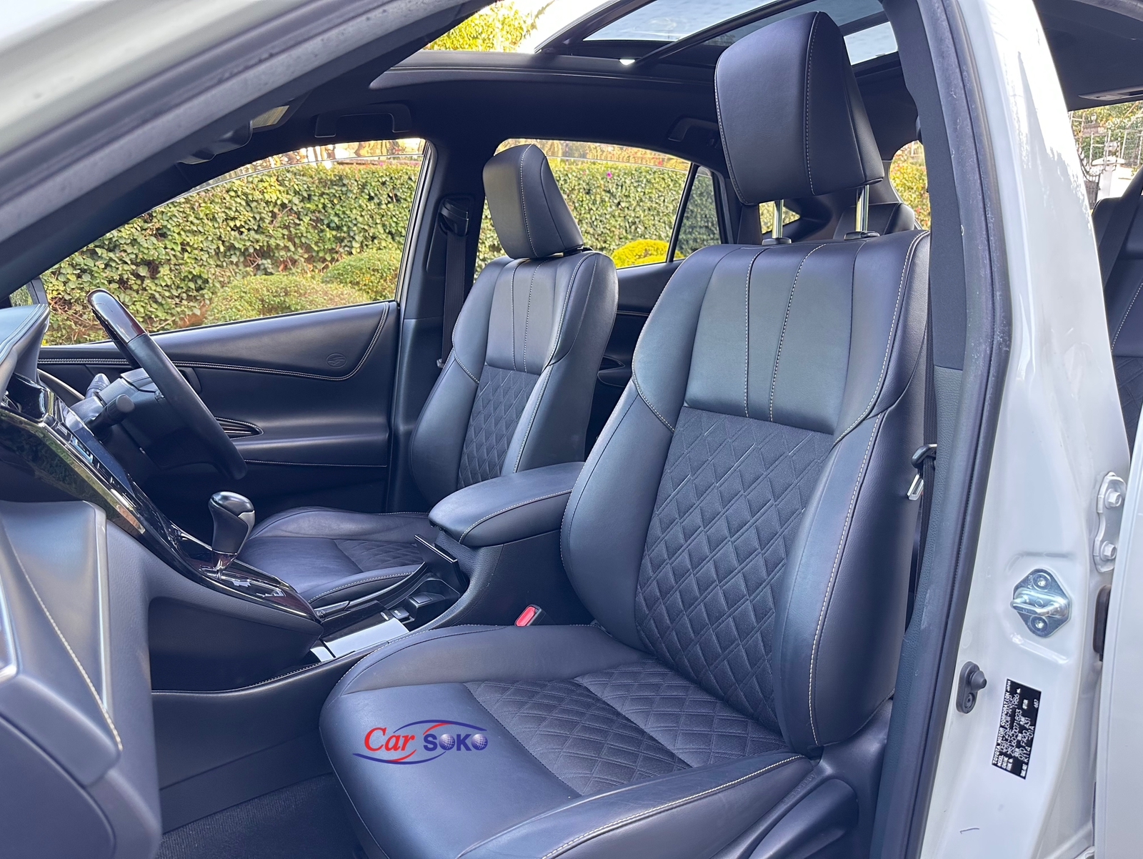 2015-toyota-Harrier-1151
