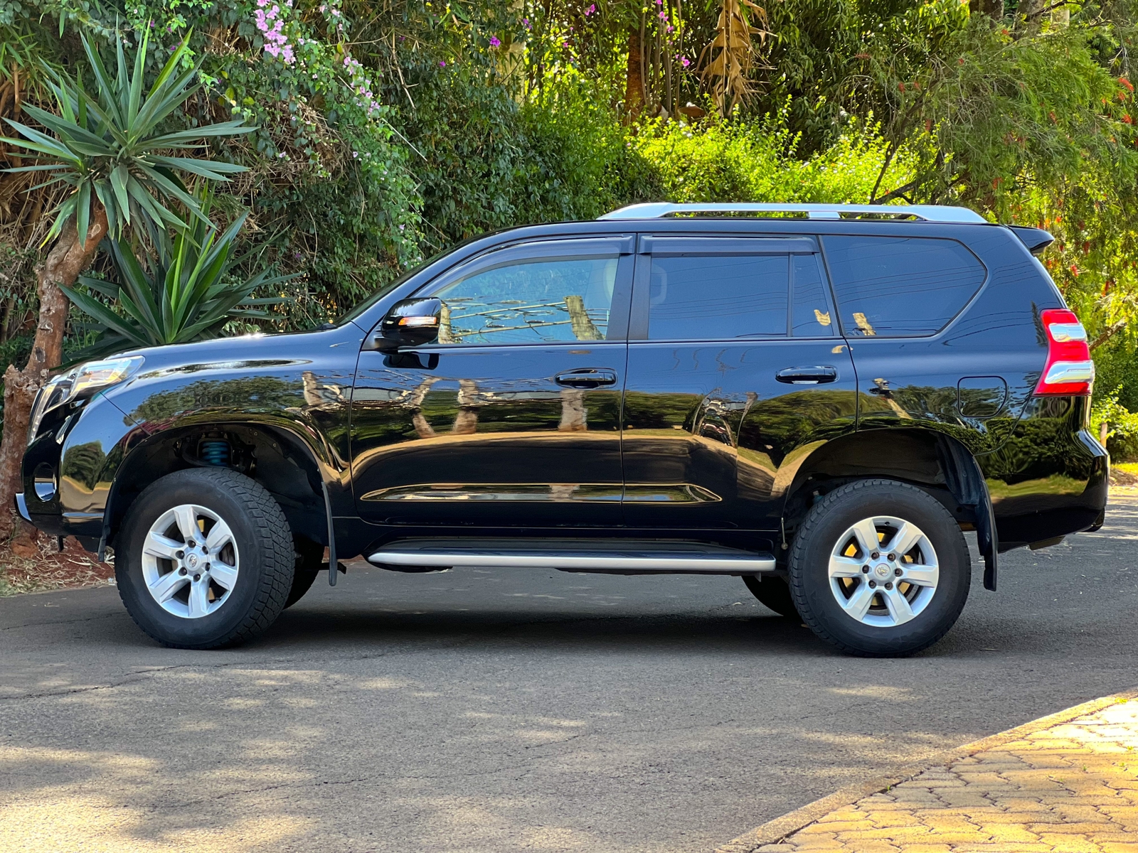 2015-toyota-Land Cruiser Prado-1153