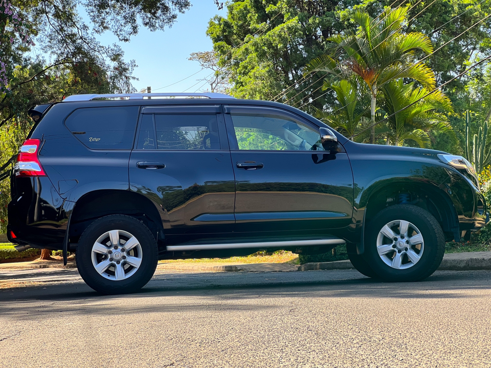 2015-toyota-Land Cruiser Prado-1153