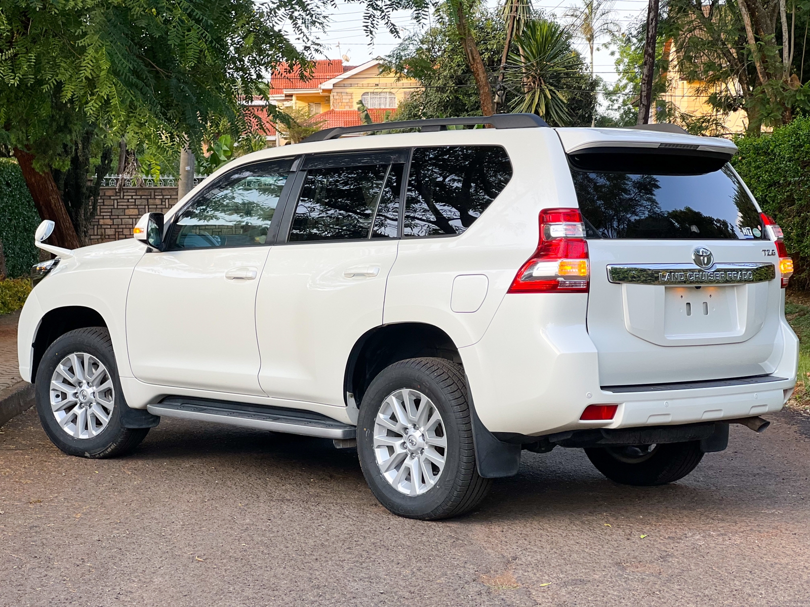 2016-toyota-Land Cruiser Prado-1155