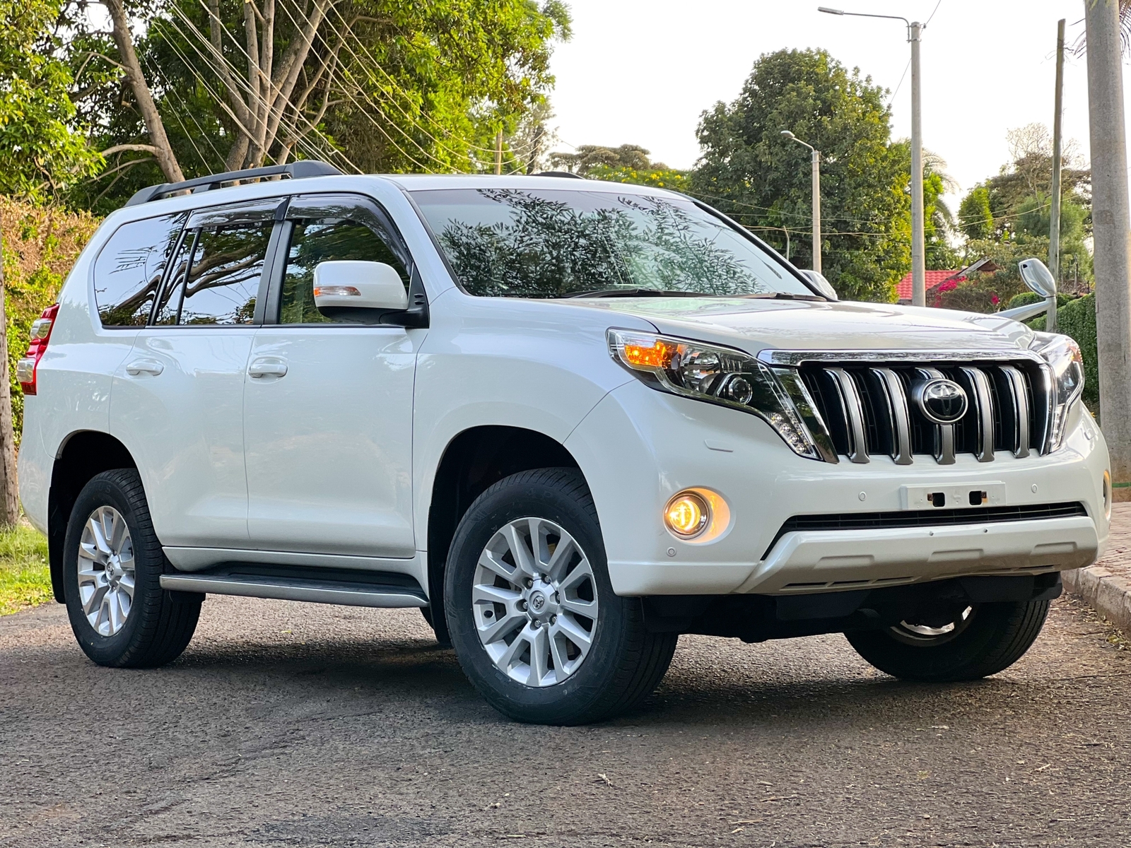 2016-toyota-Land Cruiser Prado-1155