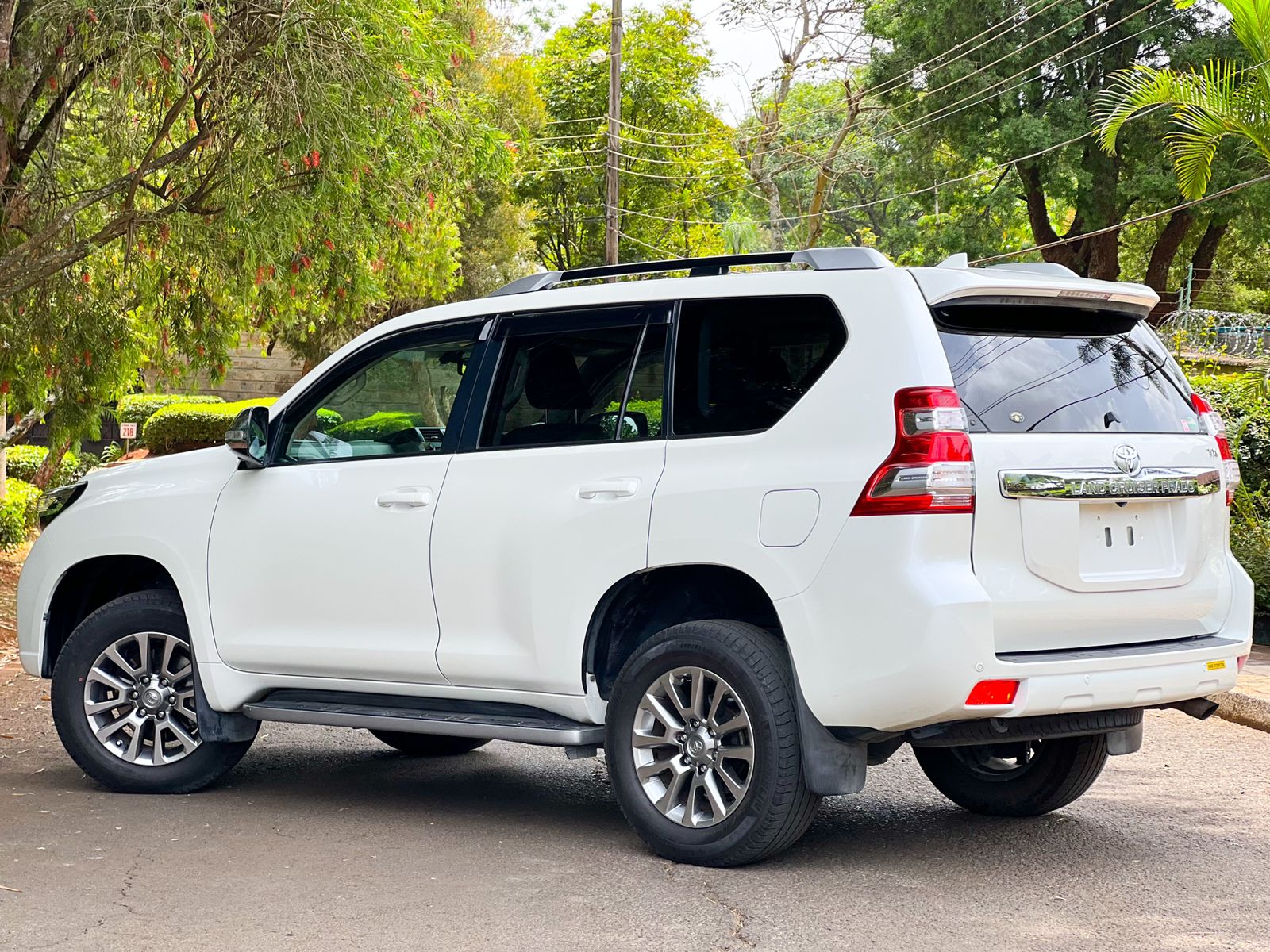 2017-toyota-Land Cruiser Prado-1162