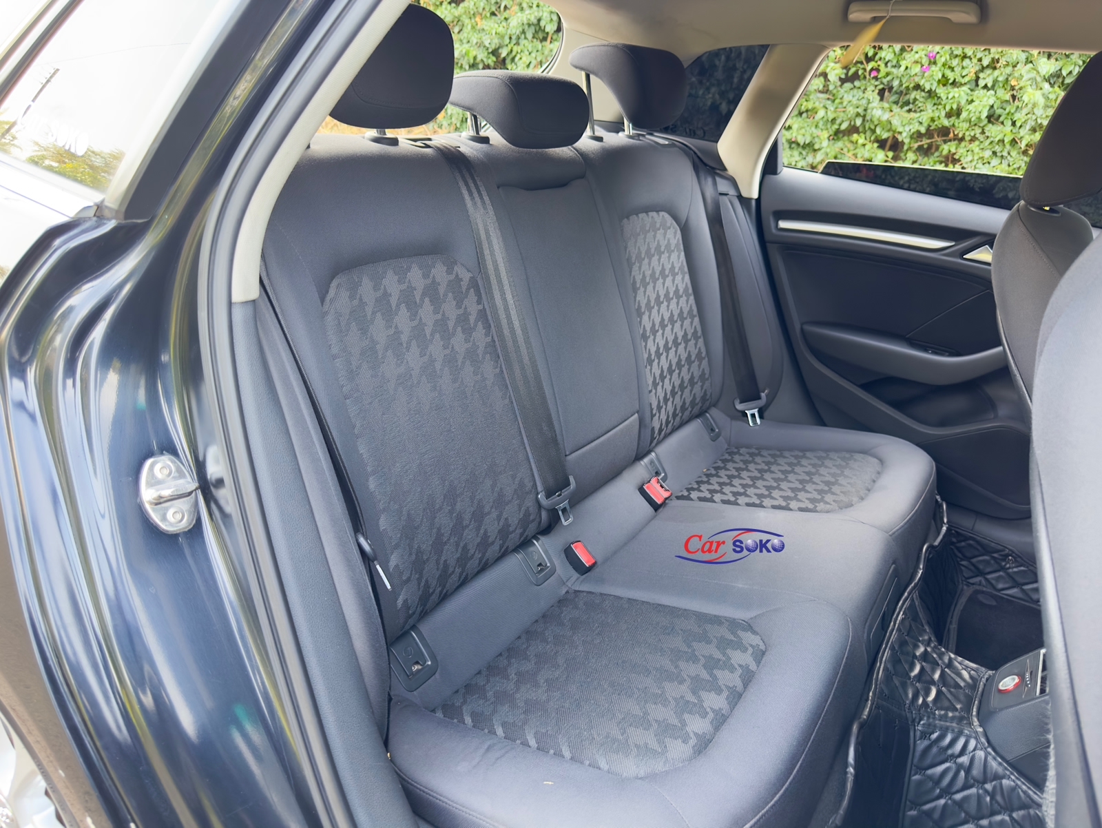 2013-audi-A3-1165