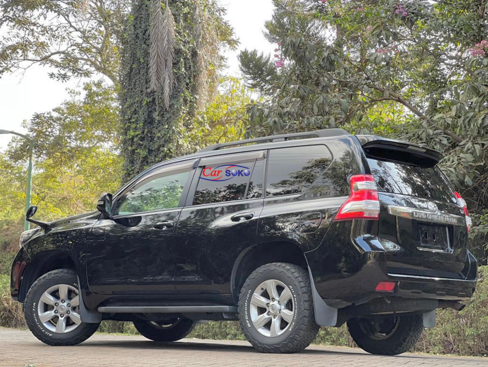 2015-toyota-Land Cruiser Prado-1166