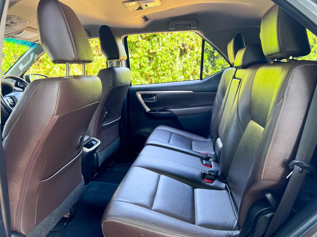 2016-toyota-Fortuner-1167