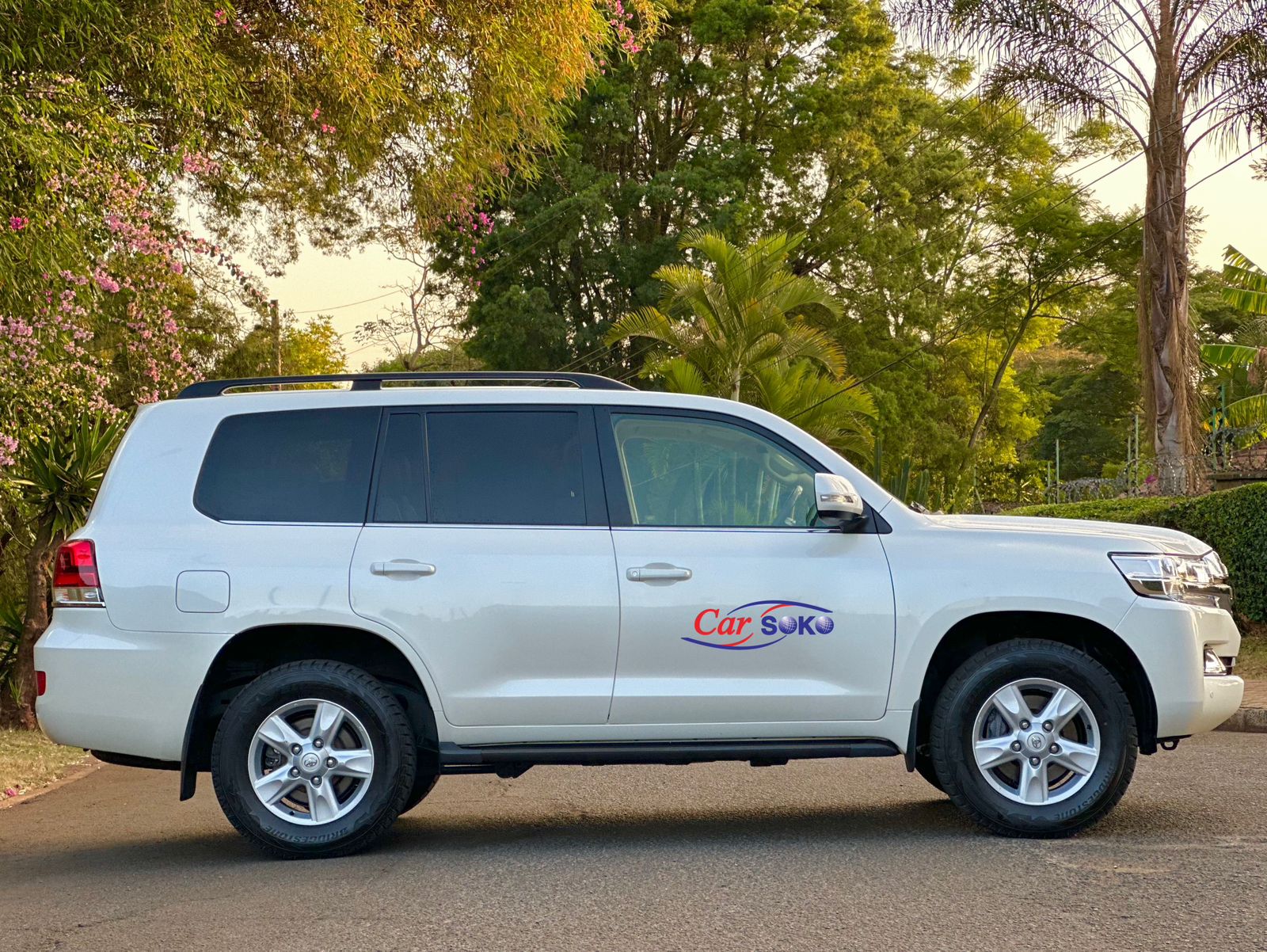 2016-toyota-Land Cruiser-1172