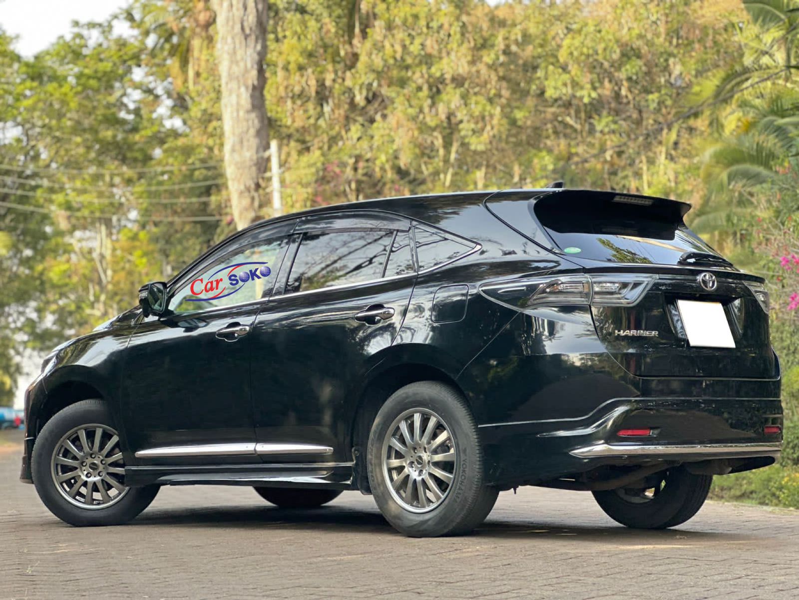 2014-toyota-Harrier-1177