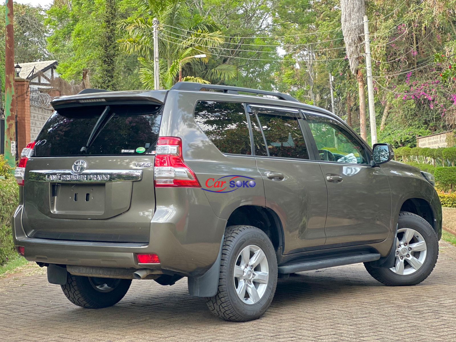 2015-toyota-Land Cruiser Prado-1179