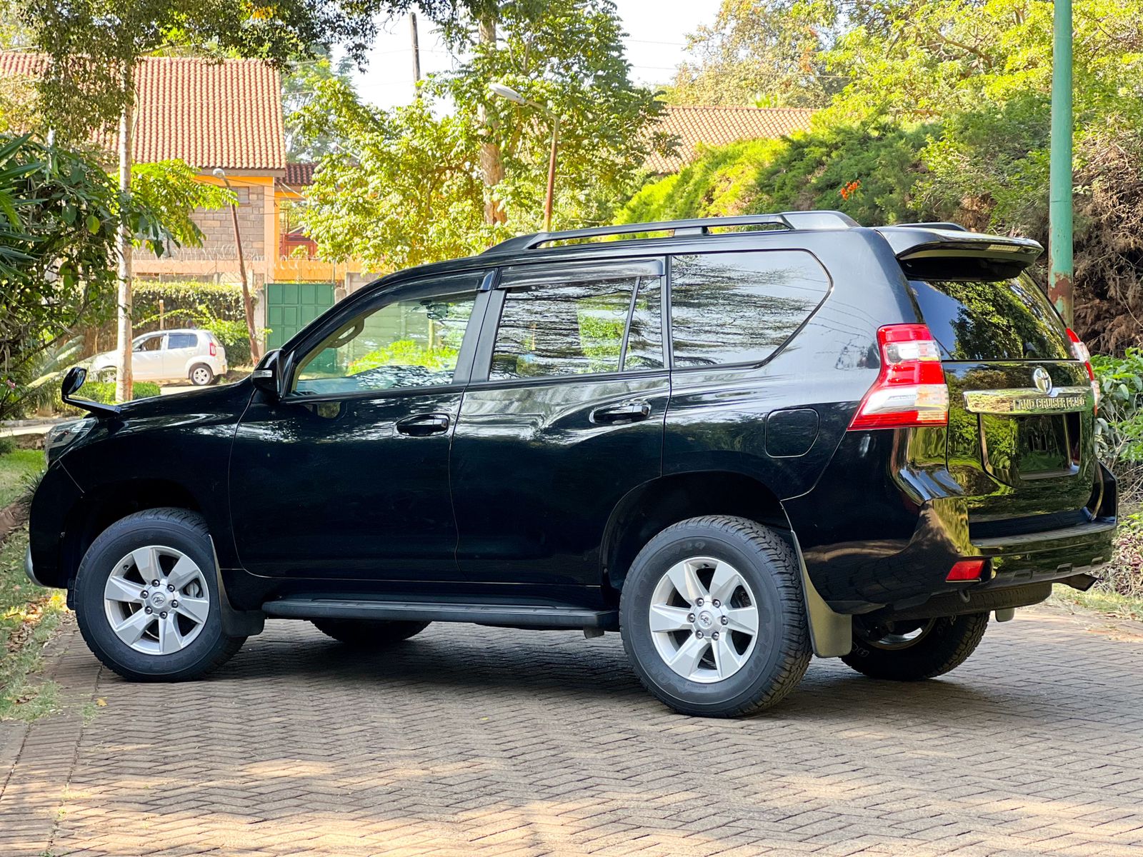 2015-toyota-Land Cruiser Prado-1181