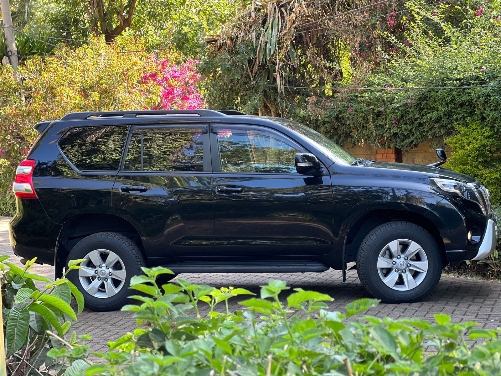 2015-toyota-Land Cruiser Prado-1181