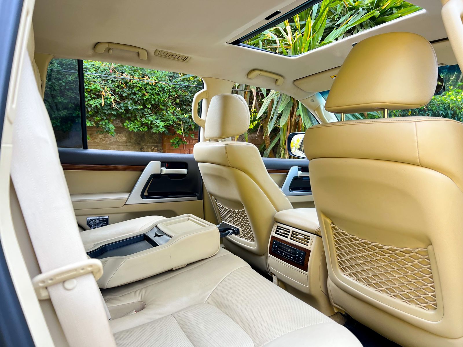 2016-toyota-Land Cruiser-1183