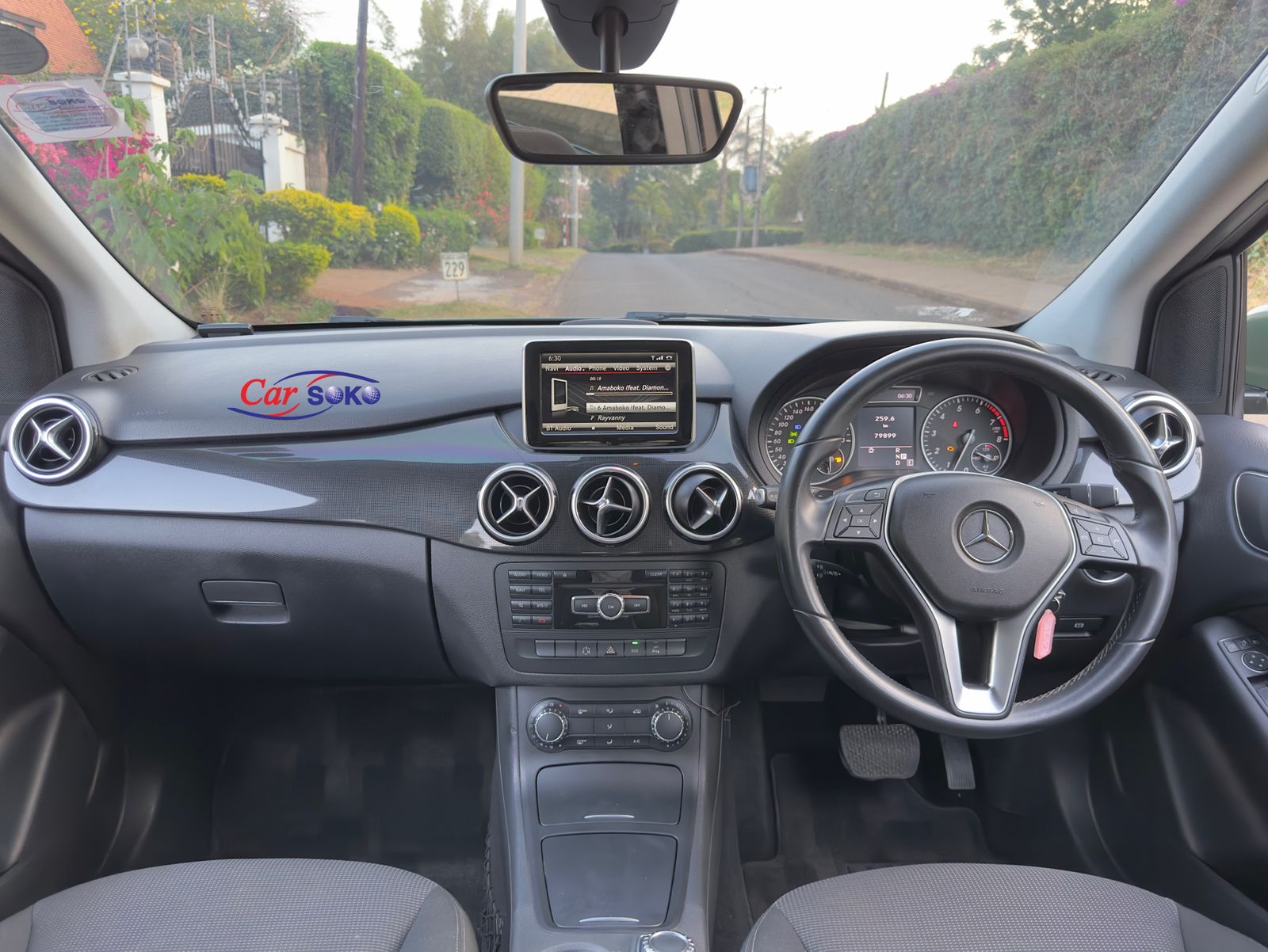 2015-mercedes-benz-B-Class-1185
