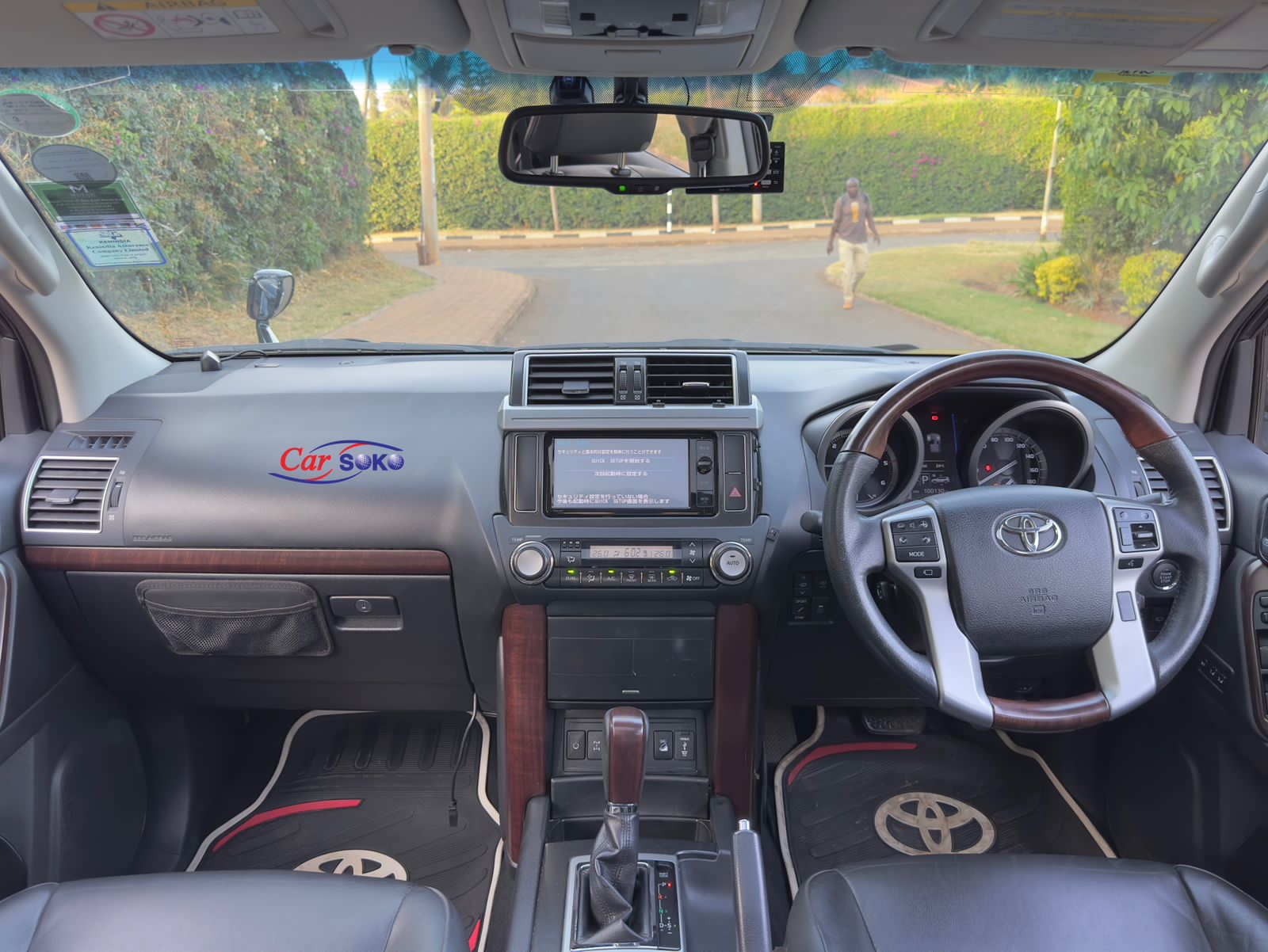 2015-toyota-Land Cruiser Prado-1187