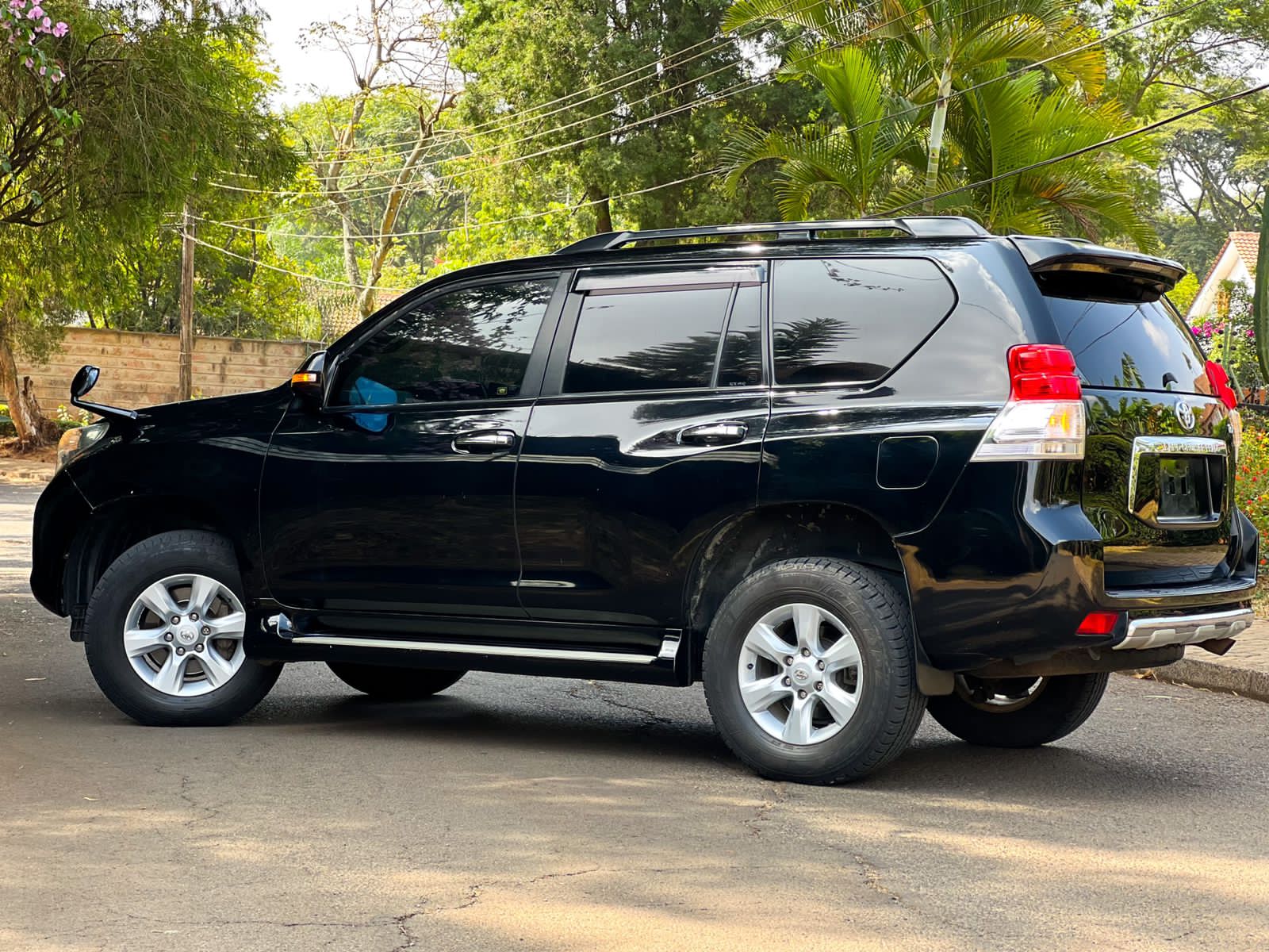 2011-toyota-Land Cruiser Prado-1188