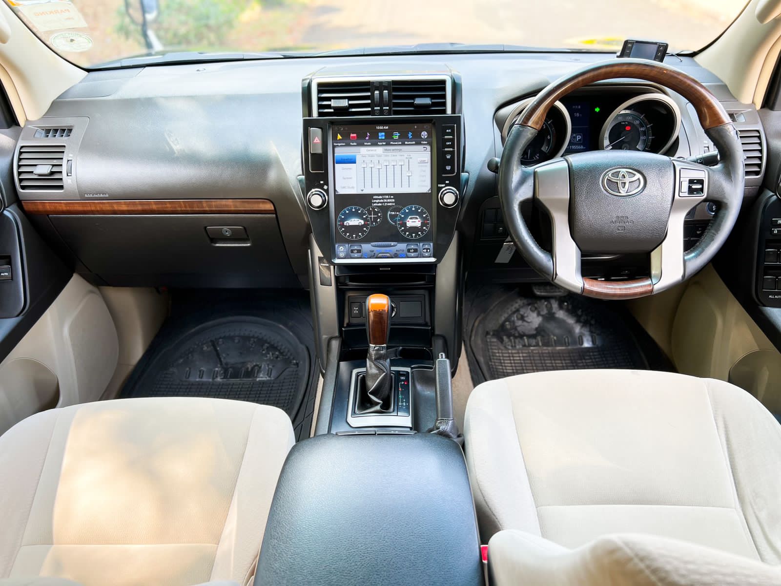 2011-toyota-Land Cruiser Prado-1188