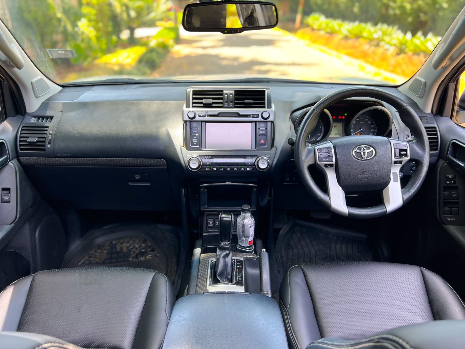 2014-toyota-Land Cruiser Prado-1194