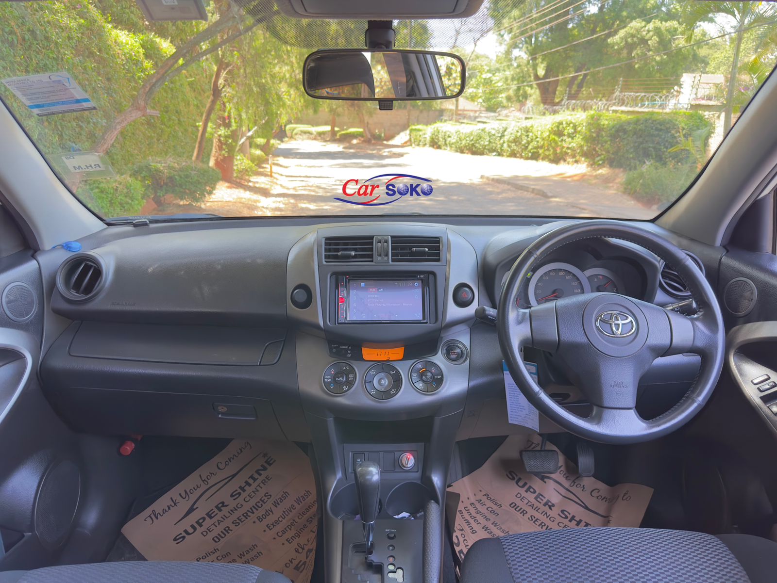 2011-toyota-RAV4-1197
