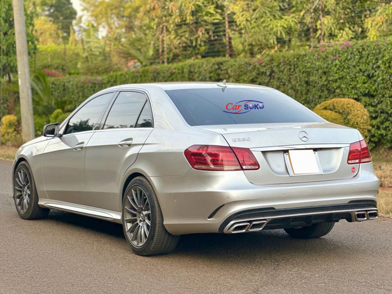 2011-mercedes-benz-E 350-1200