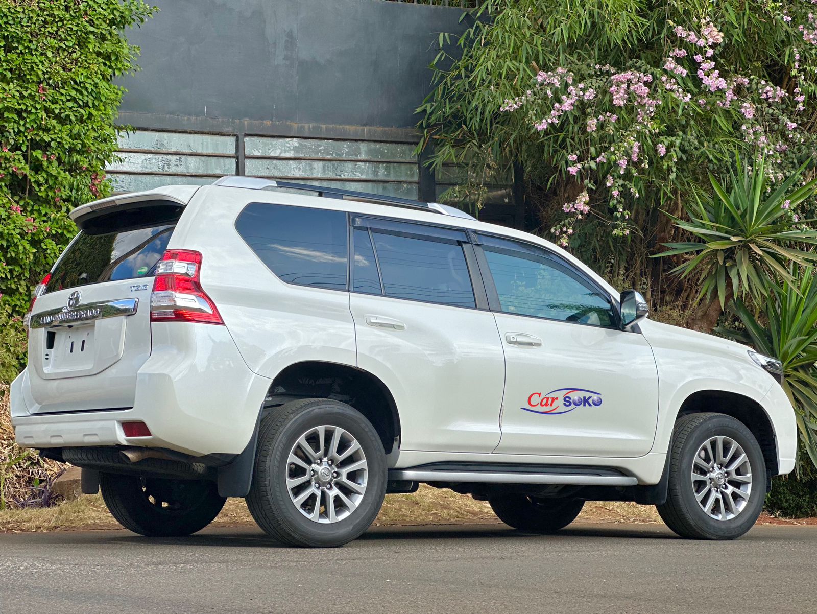 2017-toyota-Land Cruiser Prado-1202