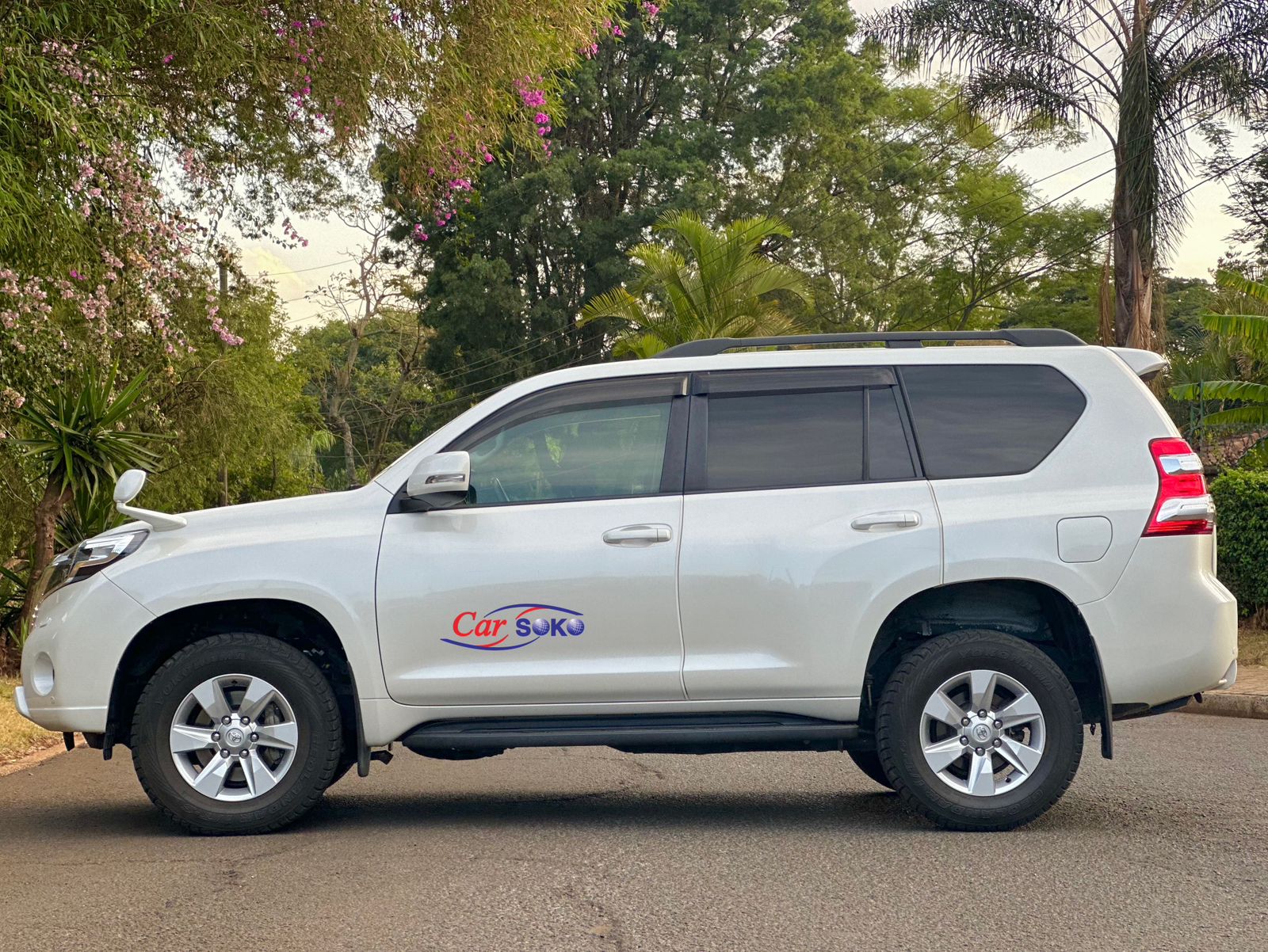 2017-toyota-Land Cruiser Prado-1206