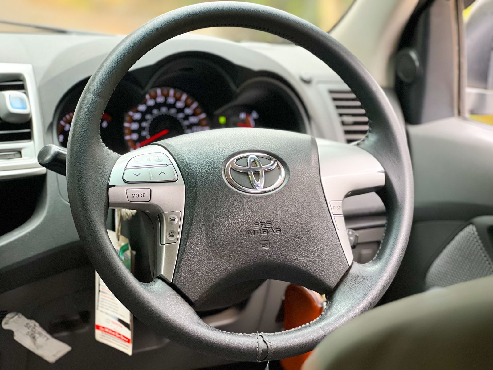 2011-toyota-Hilux-1209