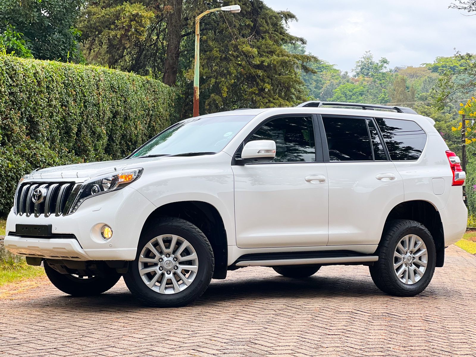 toyota-land-cruiser-prado-2016-1212