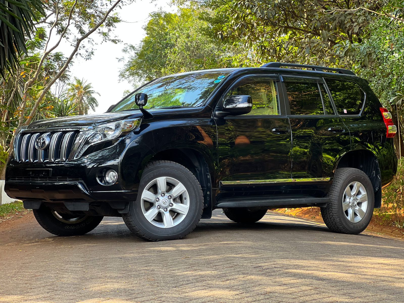toyota-land-cruiser-prado-2015-1231
