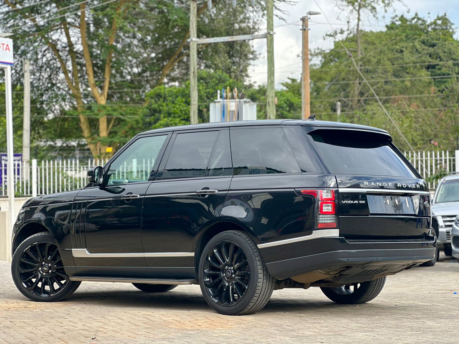 land-rover-rangerover-sport-2015-1239