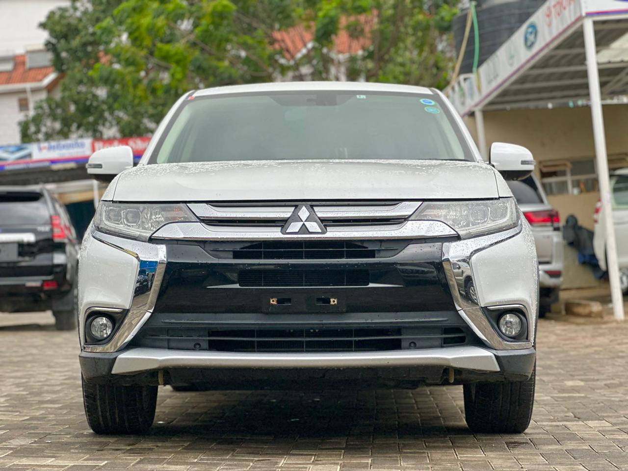 mitsubishi-outlander-2016-1257