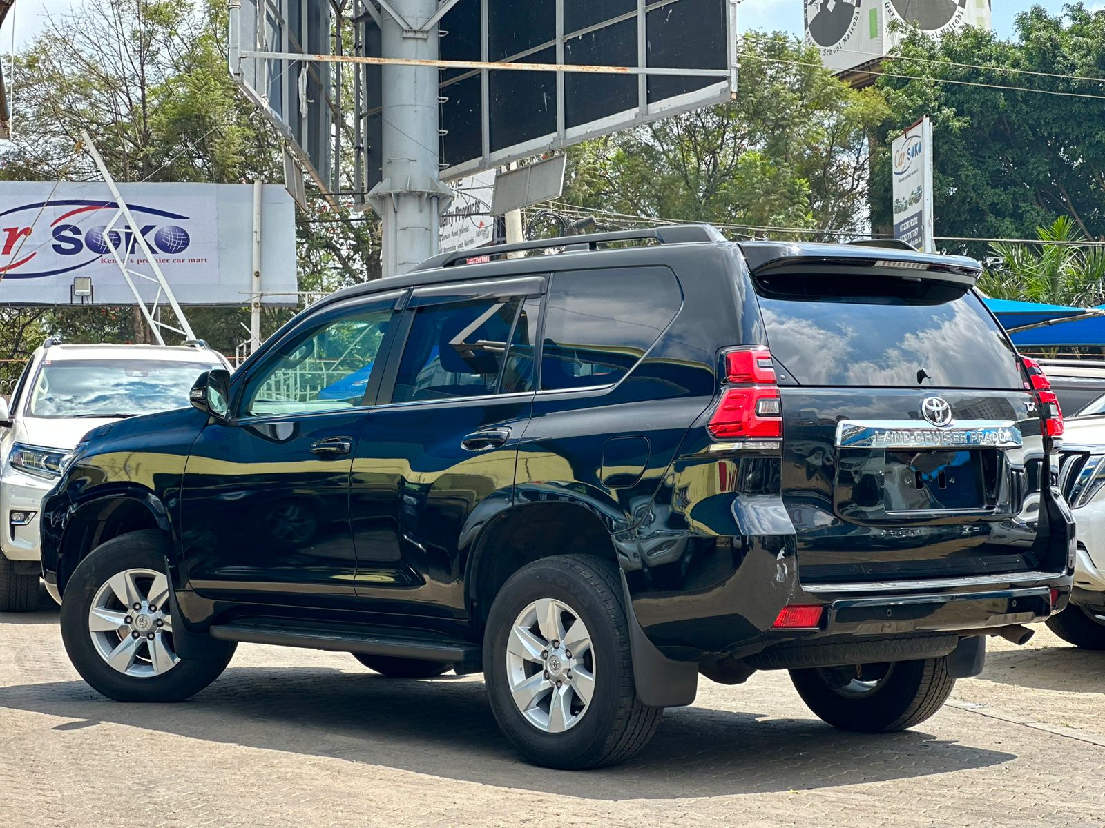 toyota-land-cruiser-prado-2017-1259