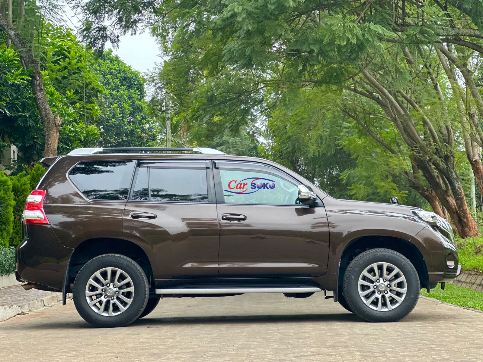 toyota-land-cruiser-prado-2016-1297