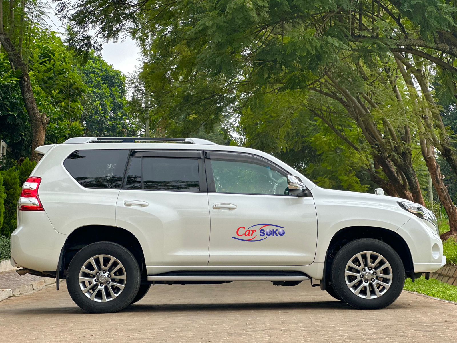 toyota-land-cruiser-prado-2016-1298