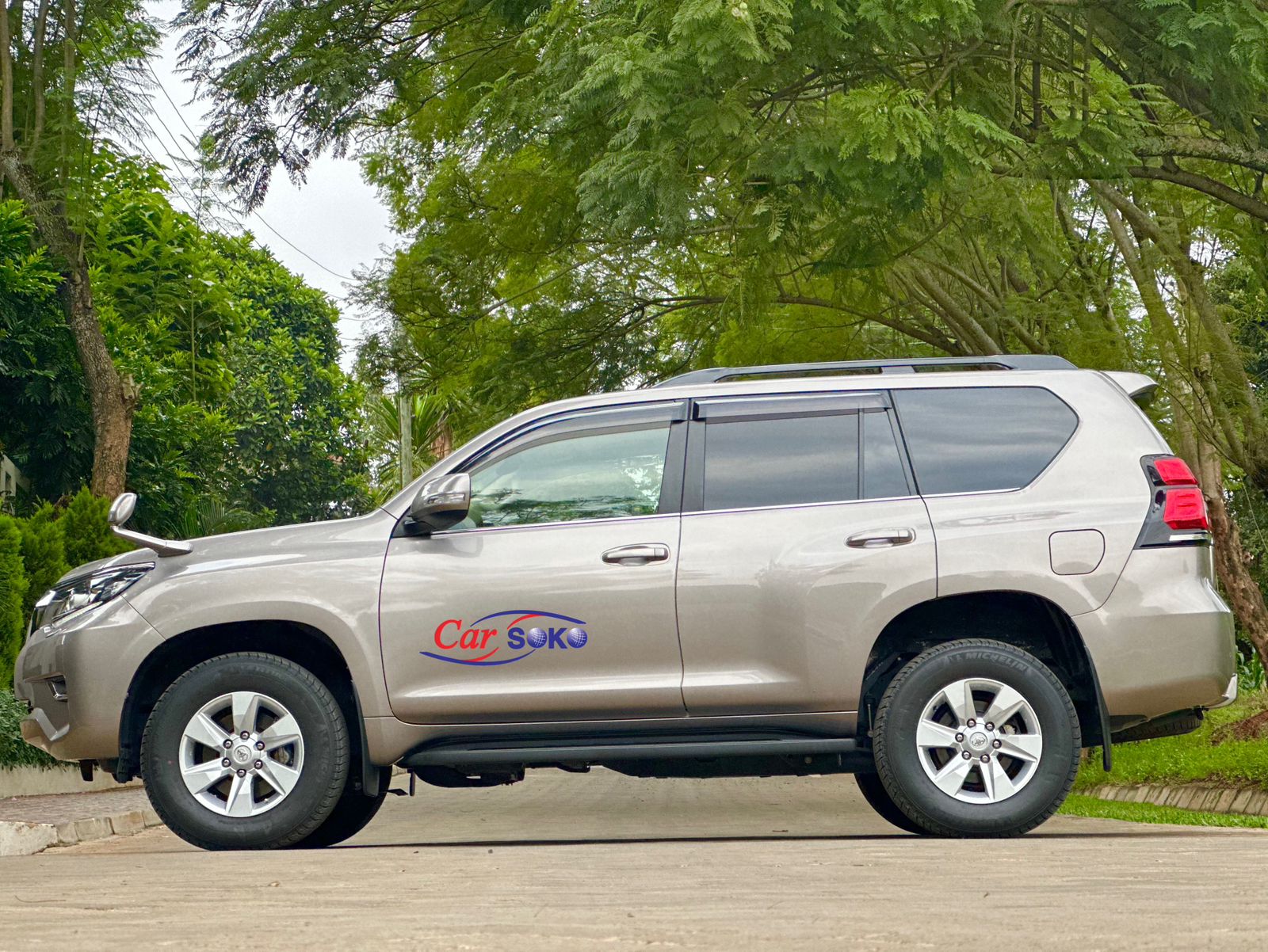 toyota-land-cruiser-prado-2017-1302
