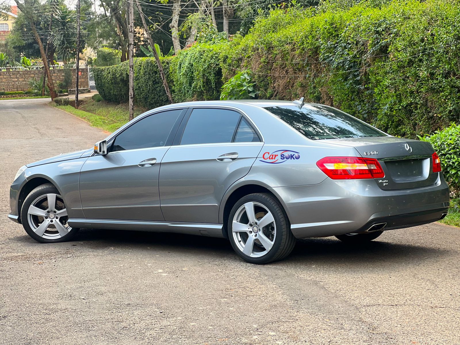 mercedes-benz-e200-2013-1338