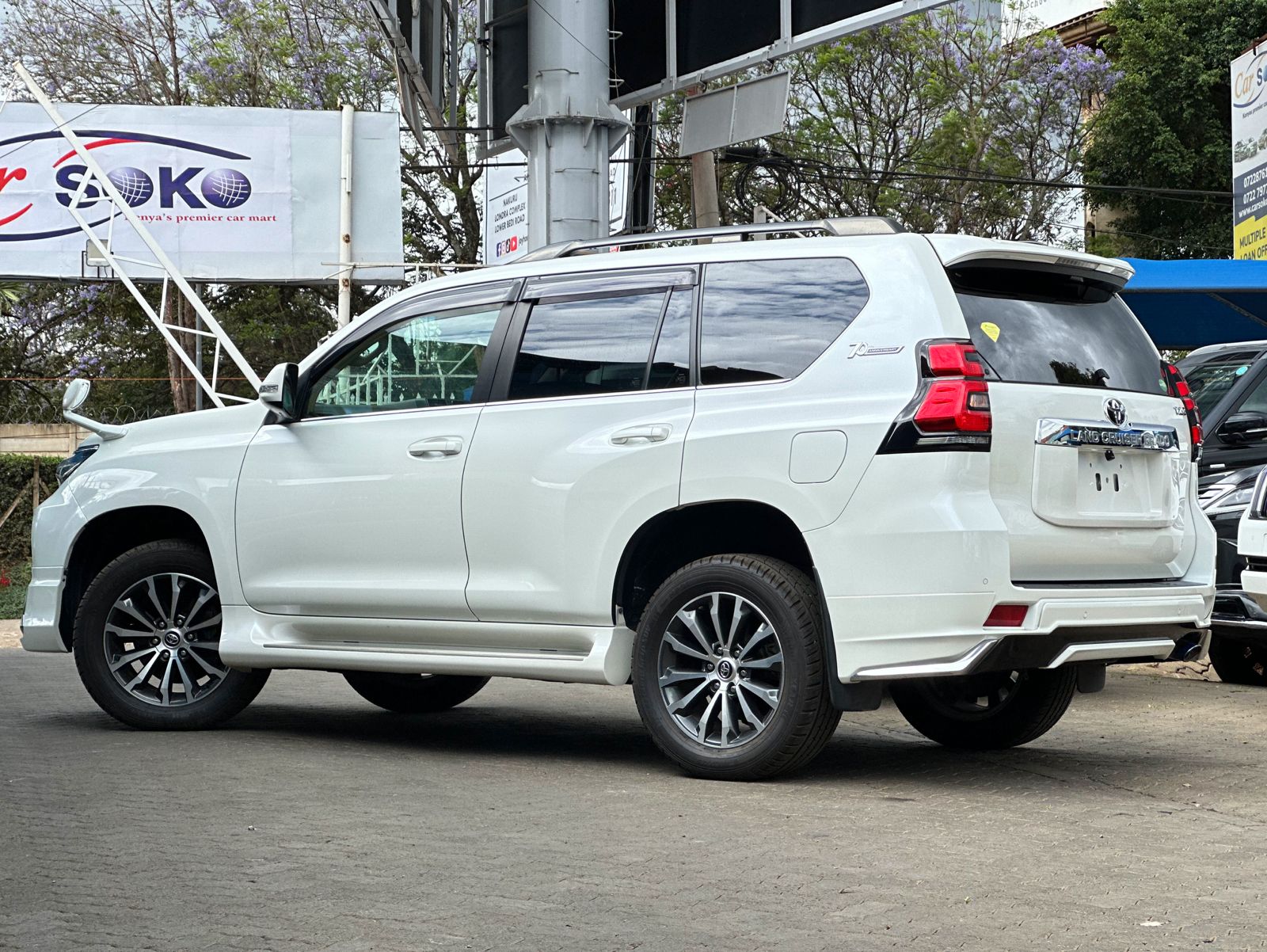 toyota-land-cruiser-prado-2017-1372