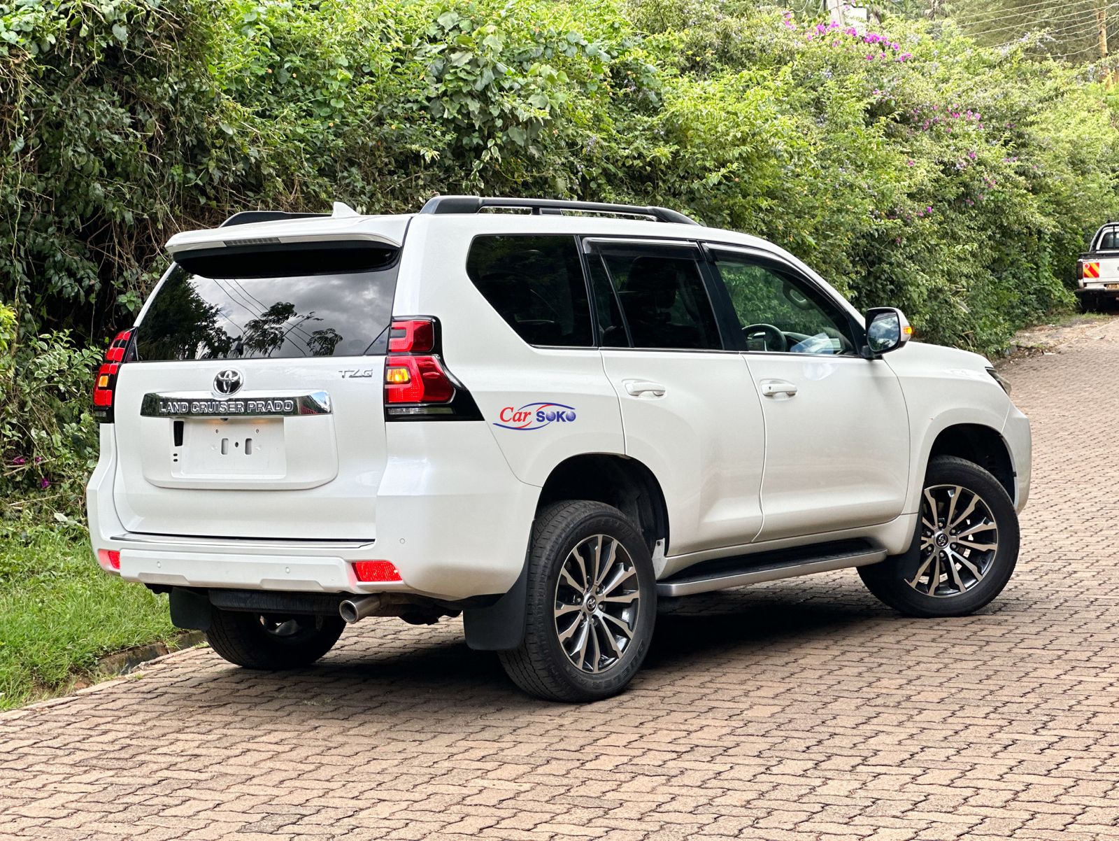 toyota-land-cruiser-prado-2017-1404