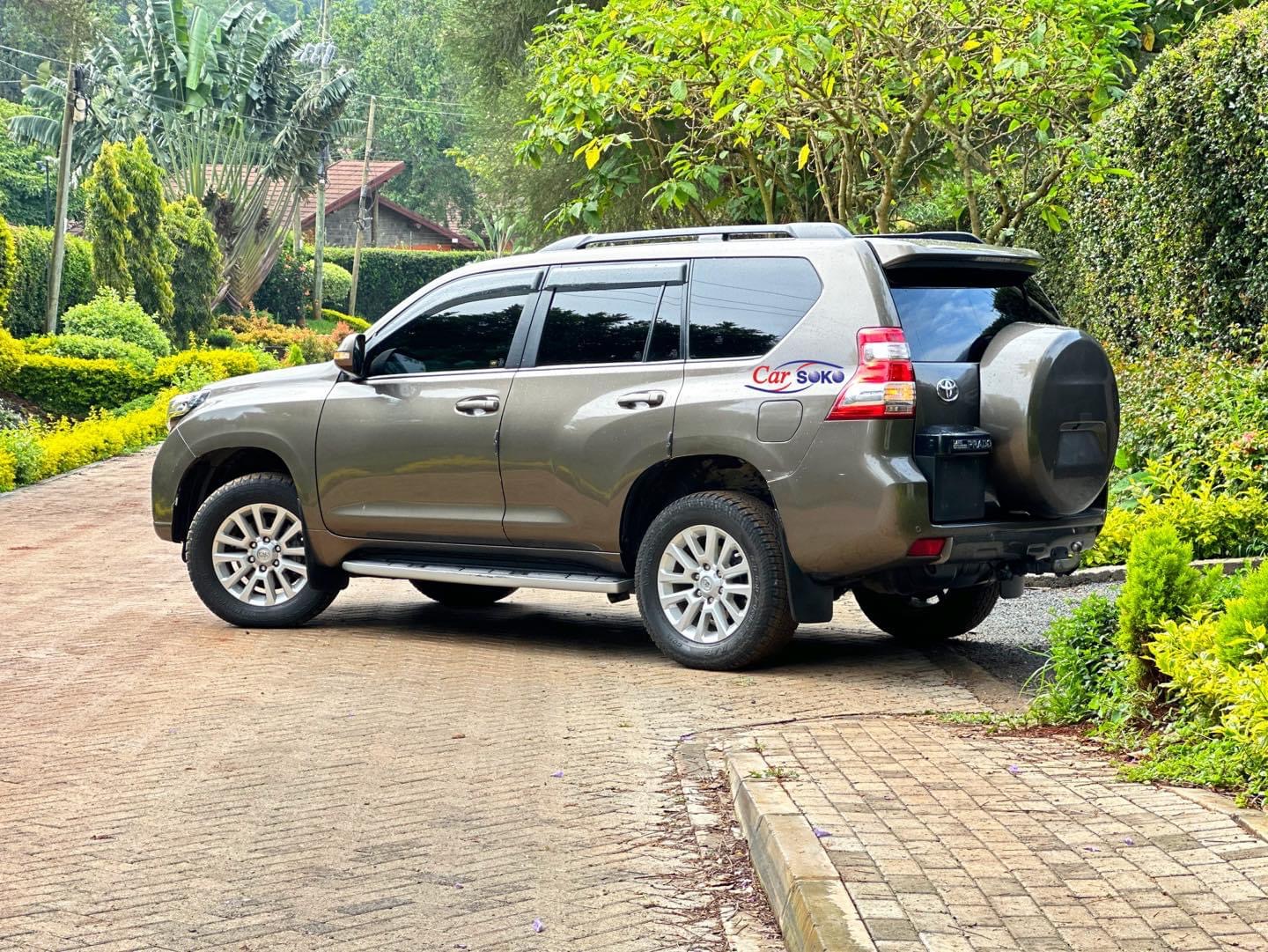 toyota-land-cruiser-prado-2015-1429