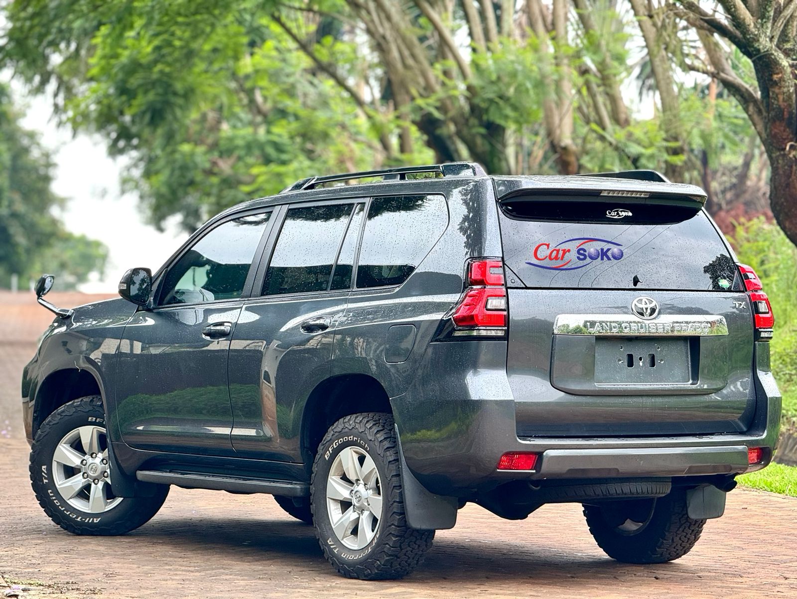 toyota-land-cruiser-prado-2017-1437