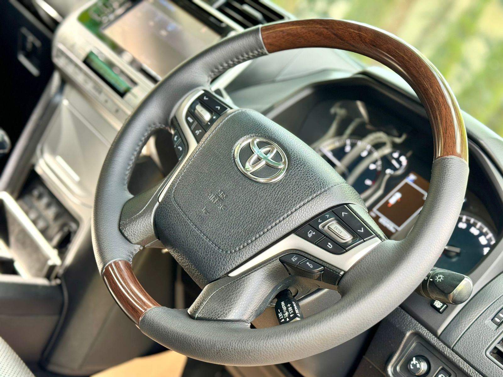 toyota-land-cruiser-prado-2017-1463