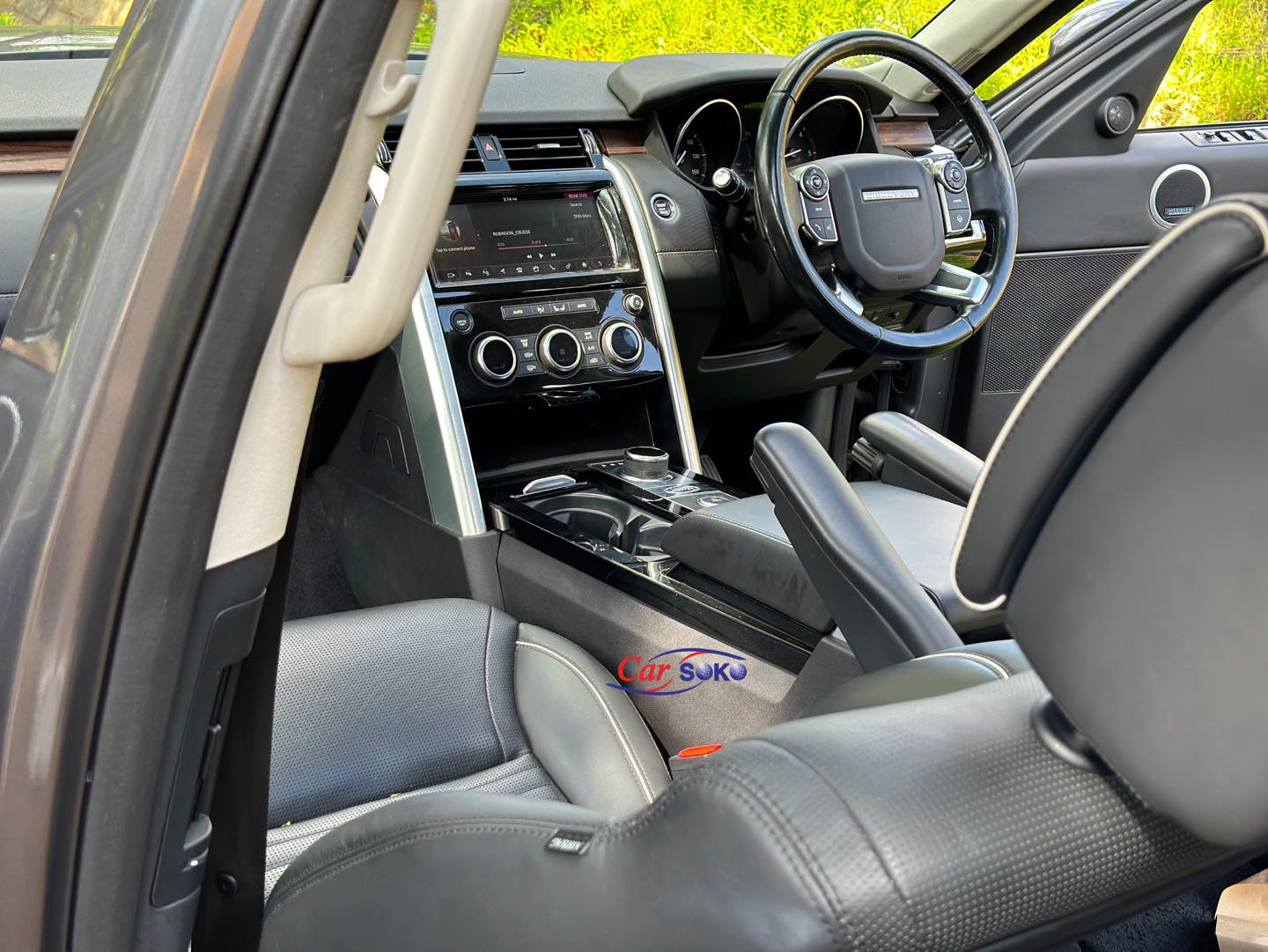 land-rover-discovery-v-2017-1470