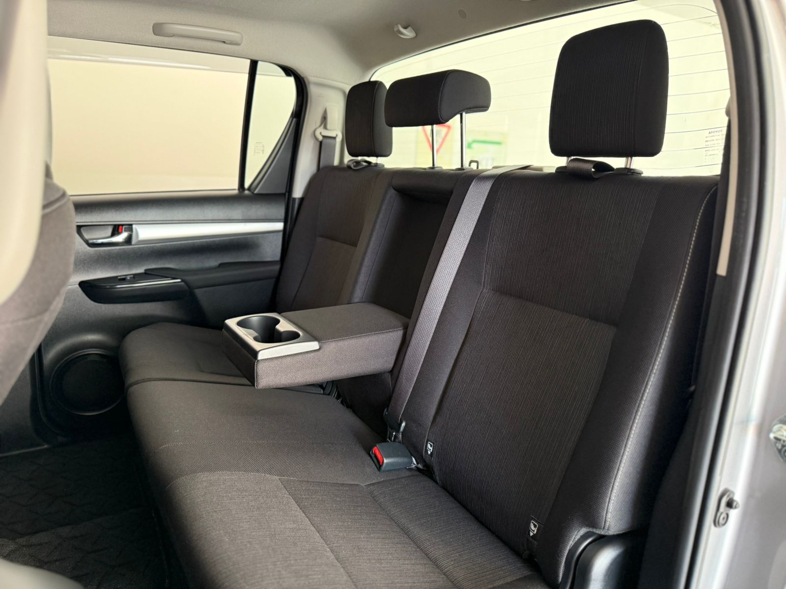 toyota-hilux-double-cabin-2020-1882