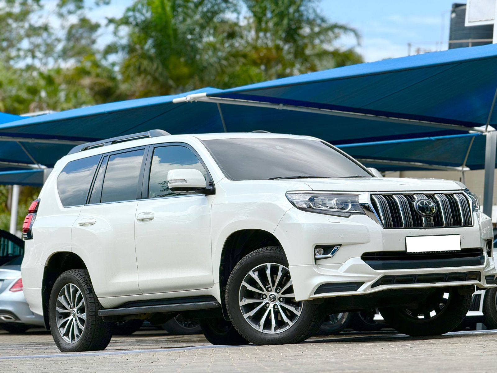 toyota-land-cruiser-prado-tzg-2017-1884