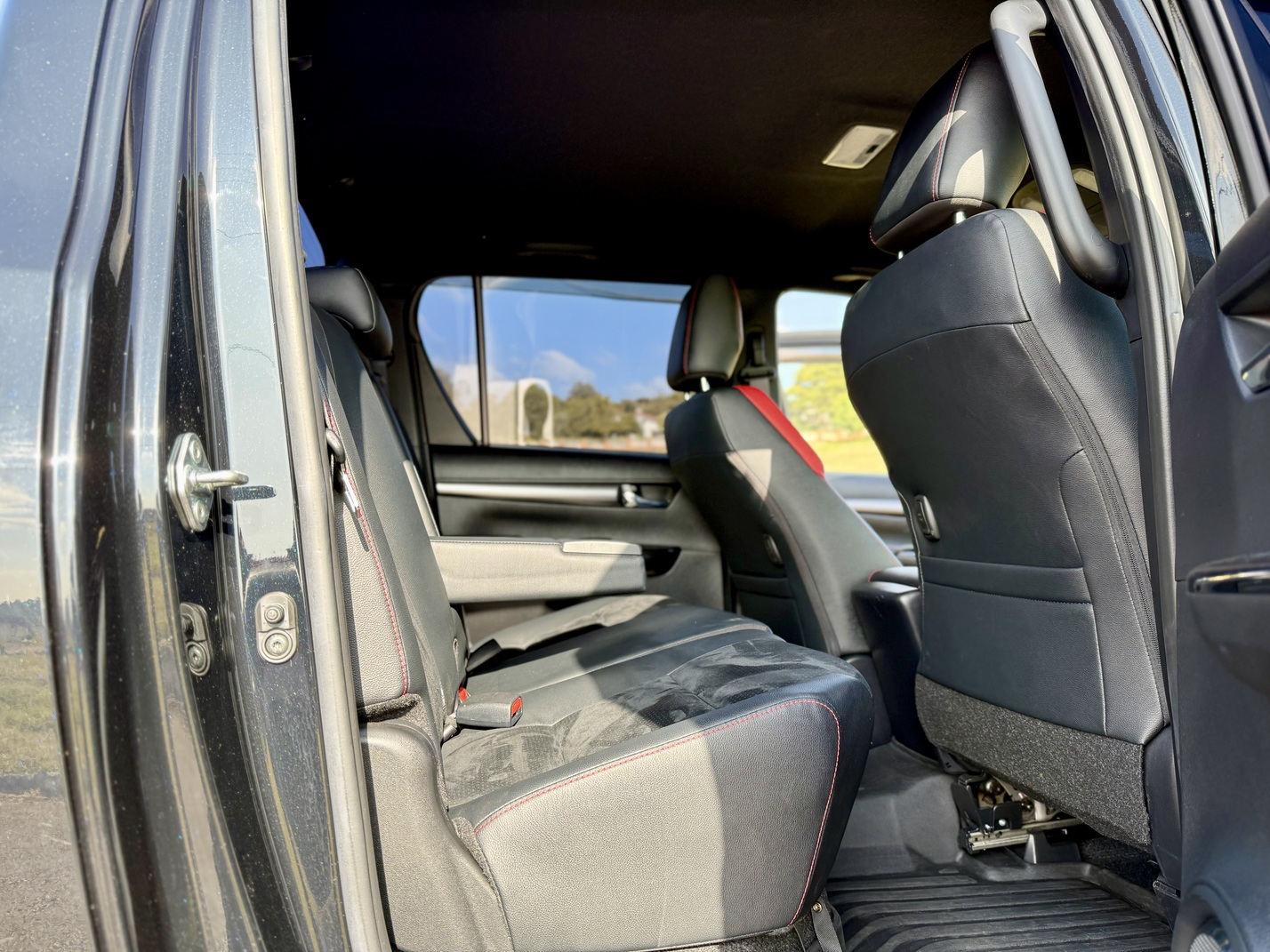 toyota-hilux-gr-sport-2021-1901