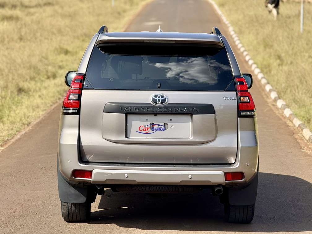toyota-land-cruiser-prado-matt-black-edition-2022-1905